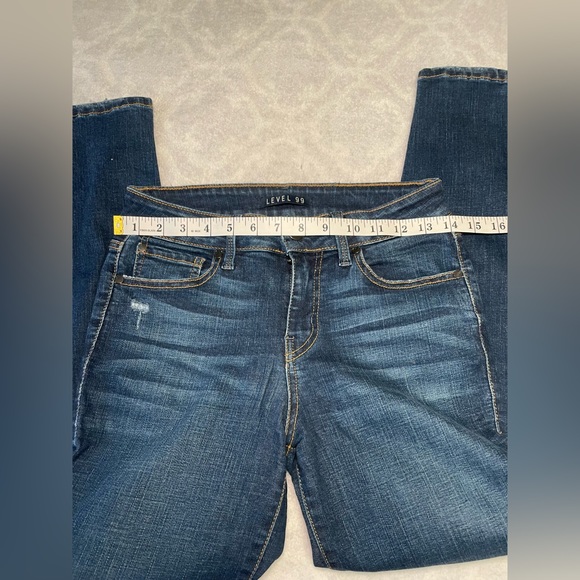 Level 99 medium wash denim pants, size 26. Excellent condition. - Picture 3 of 7